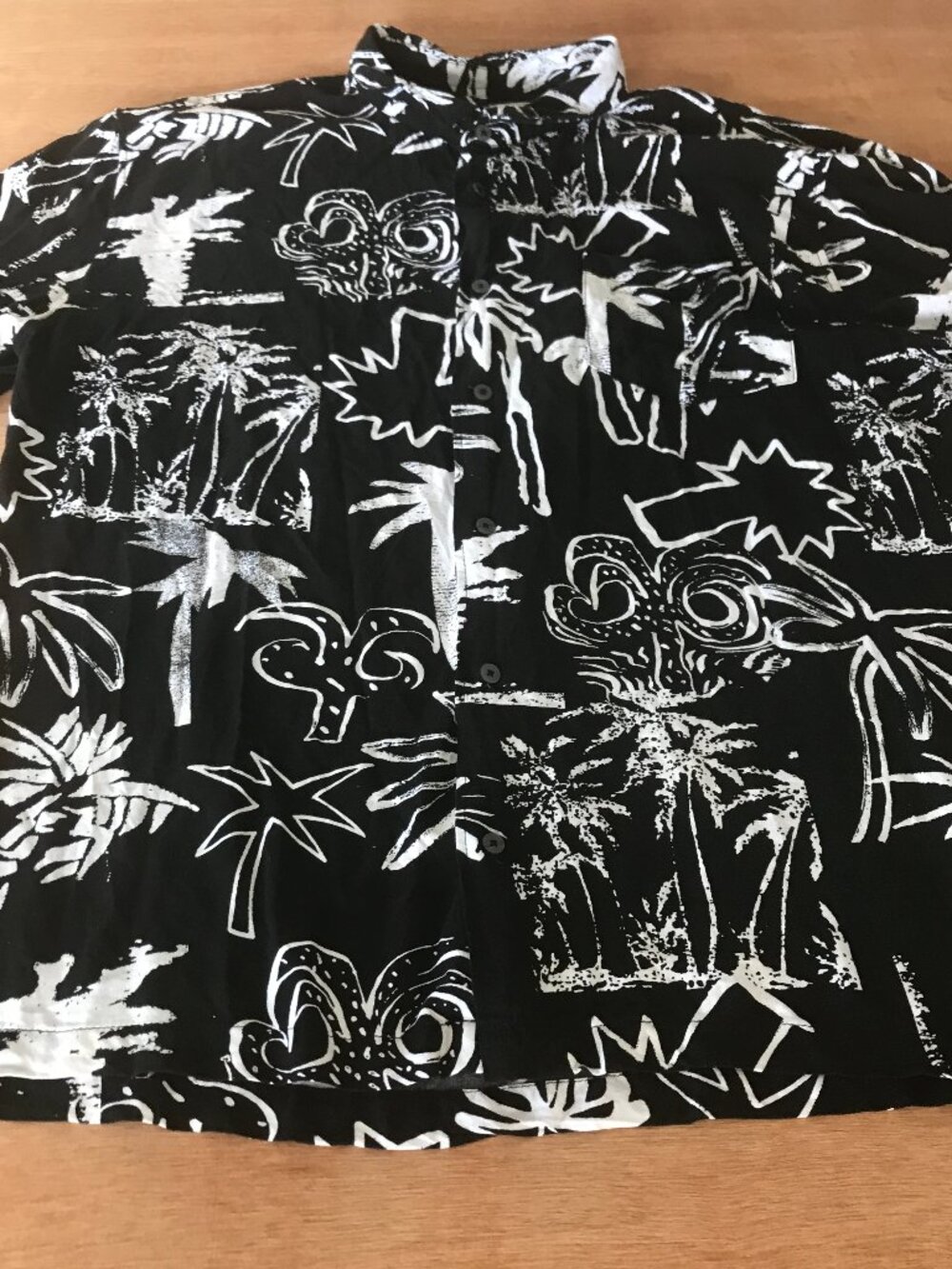 Quicksilver Regular Fit Shirt Men XL Black Floral Tribal Button Up Pocket 20215